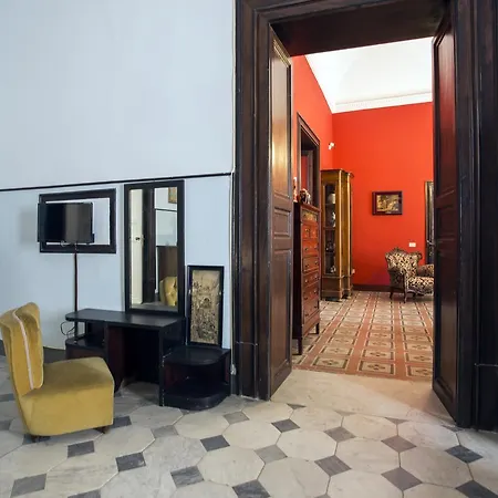 Casa Di Charme A Palazzo La Lumia *