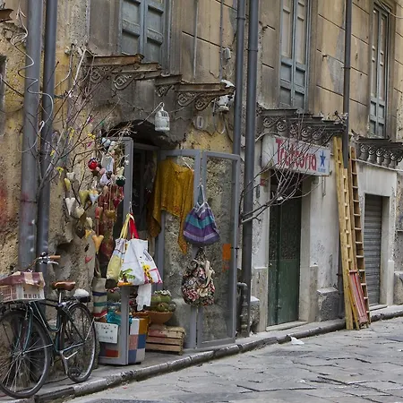 Casa Di Charme A Palazzo La Lumia *